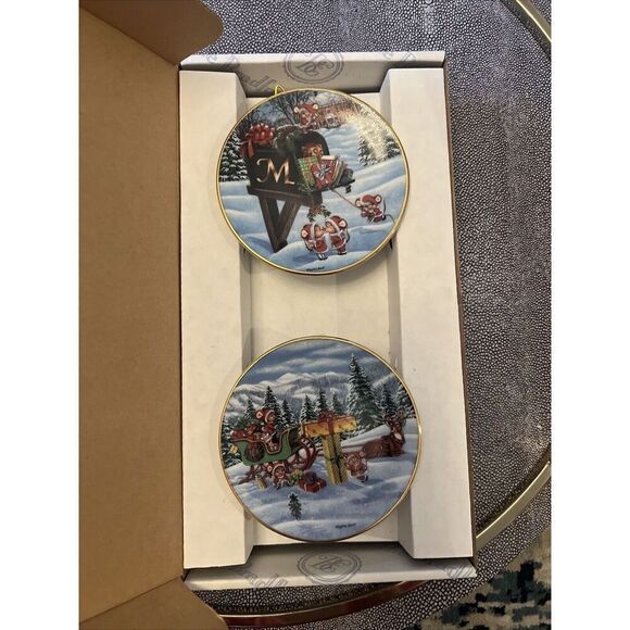 Pick set of 2 “A Merry Little Christmas” Mini-Plates - Picture 4 of 12